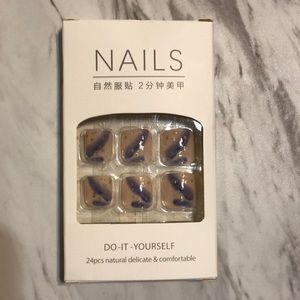 24 piece press on nails marbled